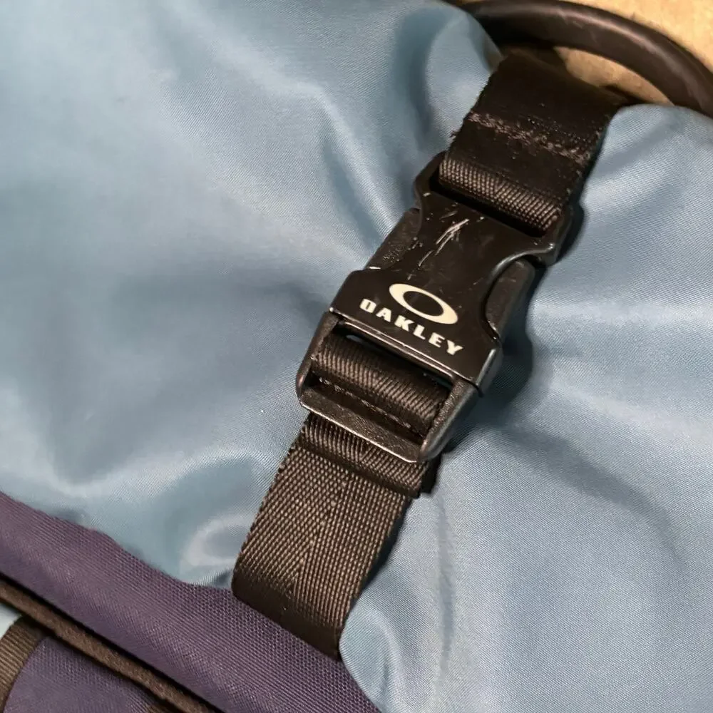 Oakley utility rolled